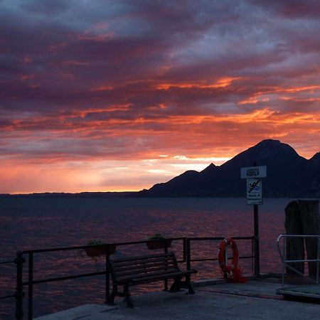Albergo Casa Este Brenzone sul Garda Exteriör bild