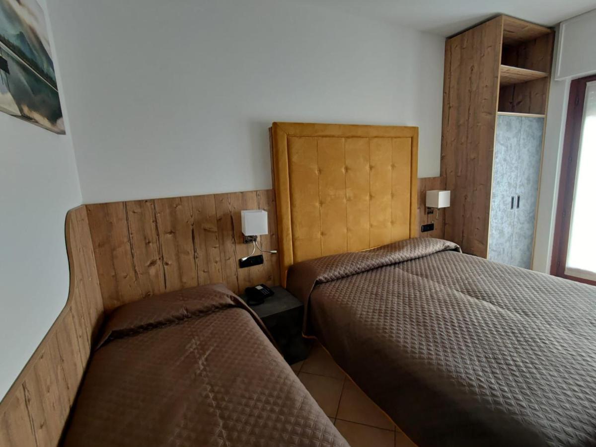 Albergo Casa Este Brenzone sul Garda Exteriör bild