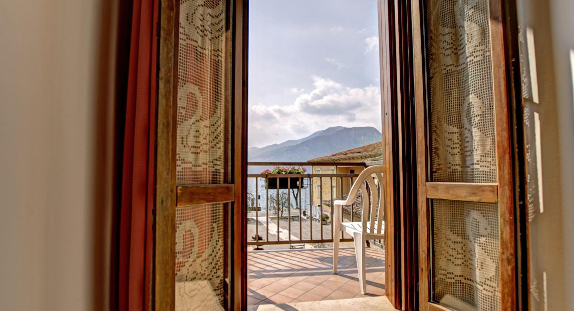 Albergo Casa Este Brenzone sul Garda Exteriör bild
