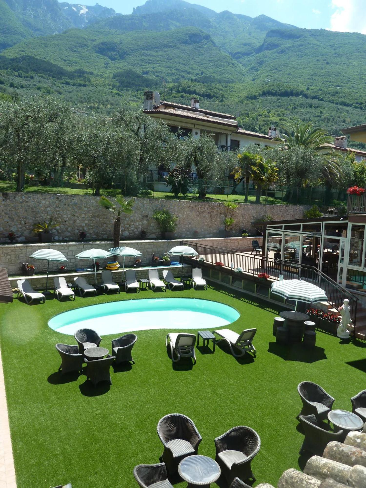 Albergo Casa Este Brenzone sul Garda Exteriör bild