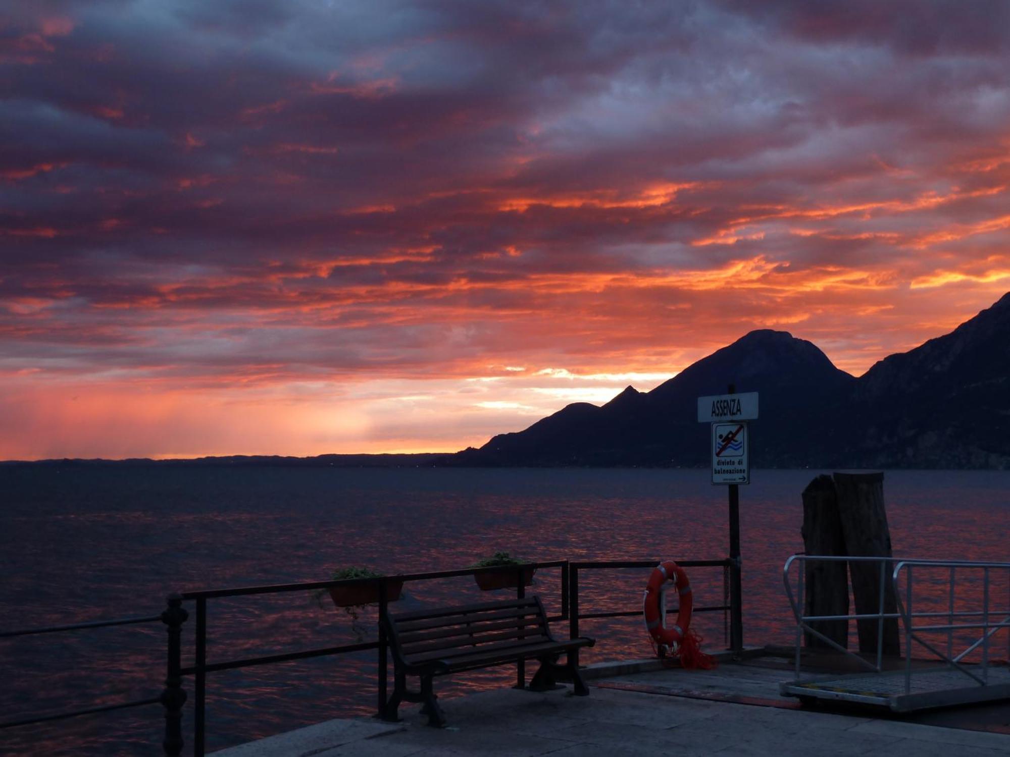 Albergo Casa Este Brenzone sul Garda Exteriör bild