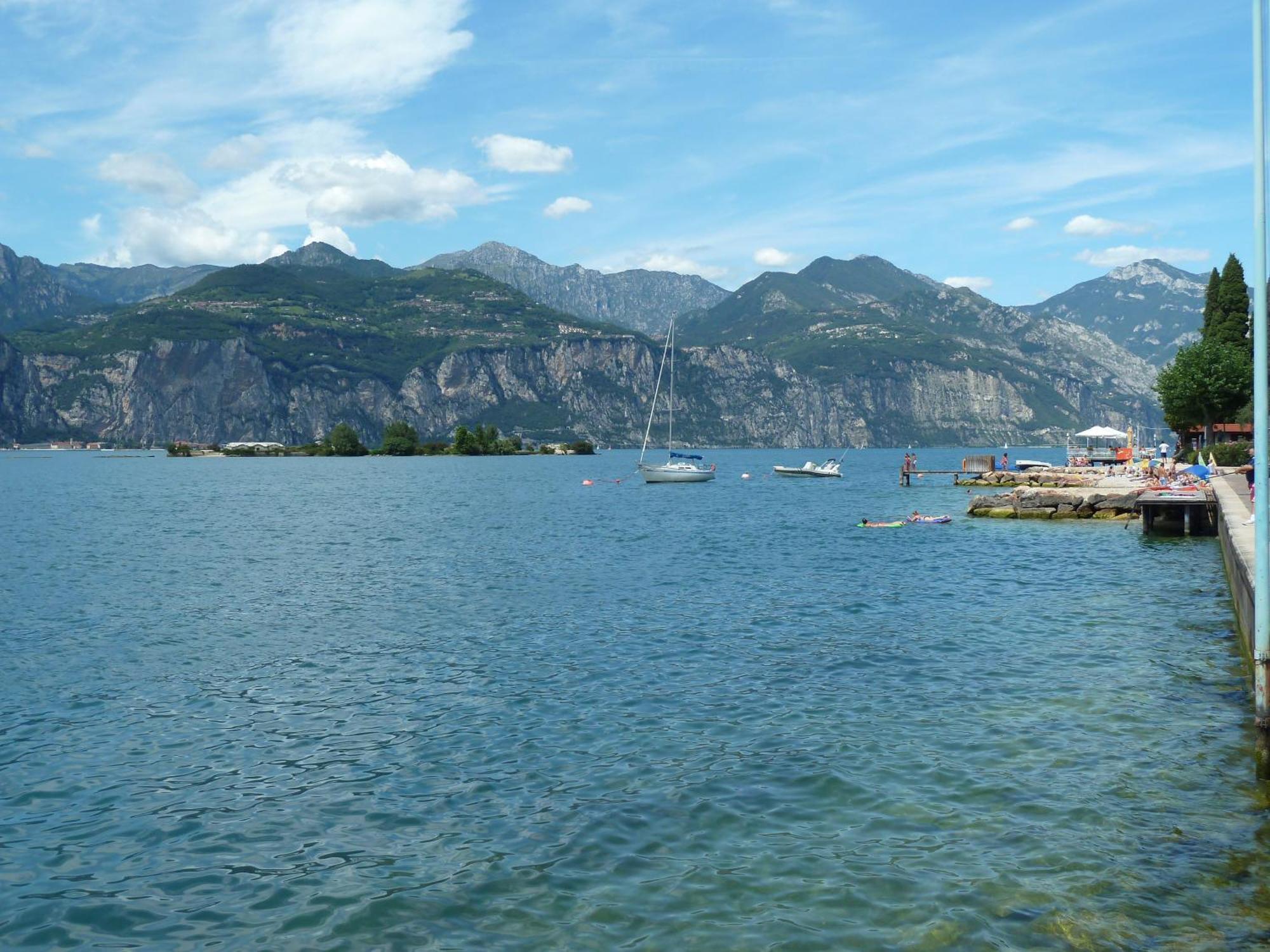Albergo Casa Este Brenzone sul Garda Exteriör bild