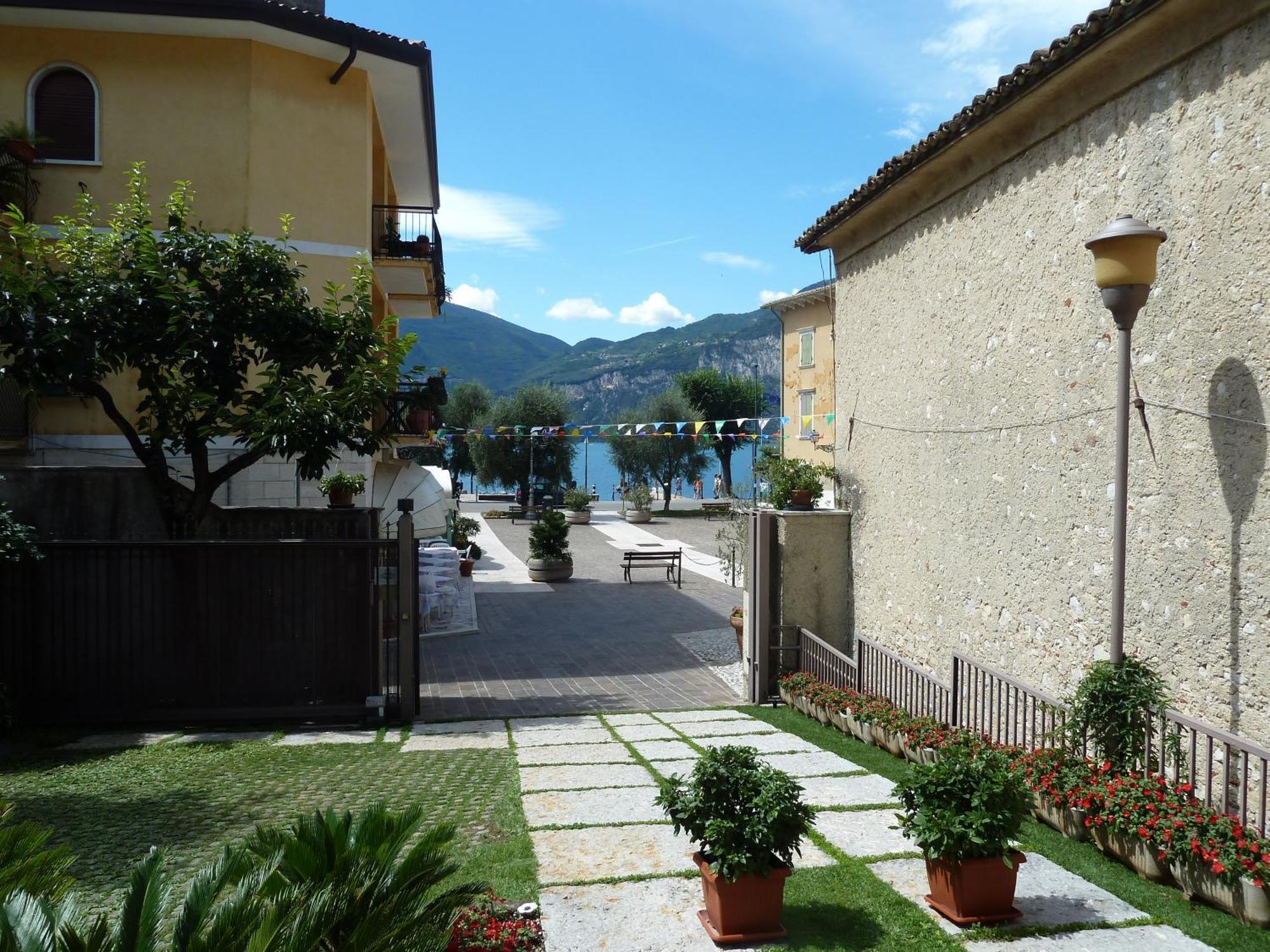 Albergo Casa Este Brenzone sul Garda Exteriör bild