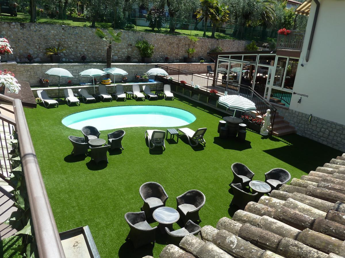 Albergo Casa Este Brenzone sul Garda Exteriör bild