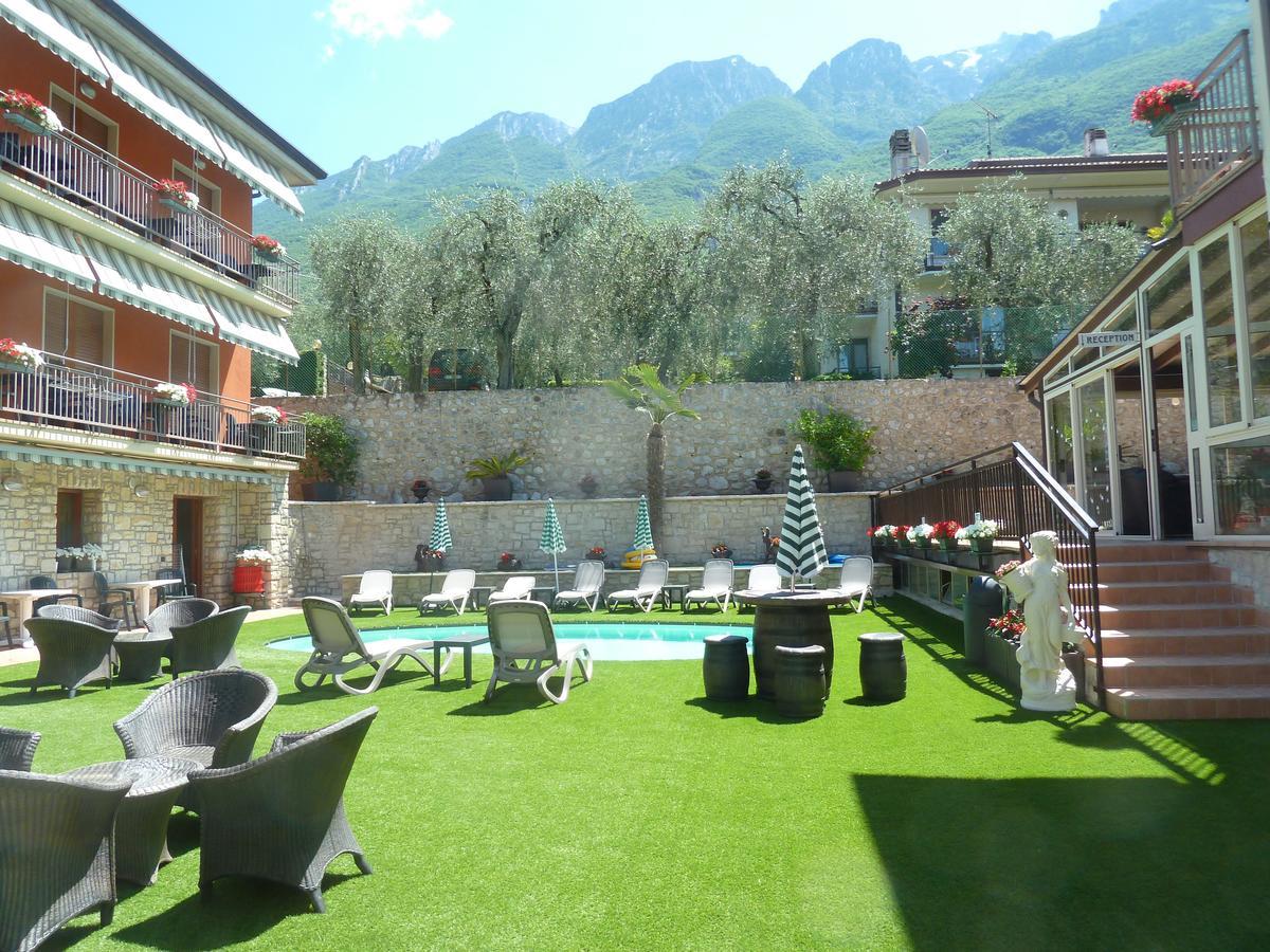 Albergo Casa Este Brenzone sul Garda Exteriör bild