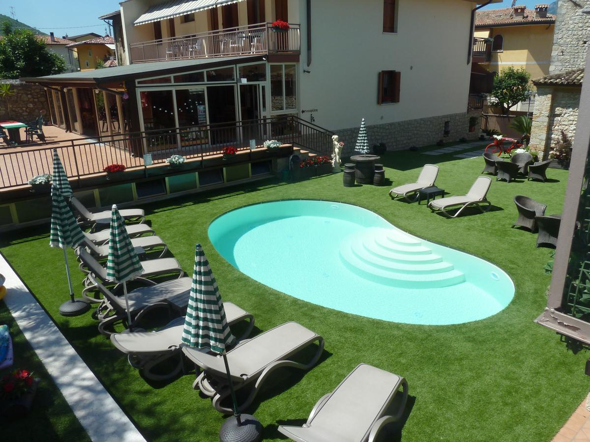 Albergo Casa Este Brenzone sul Garda Exteriör bild