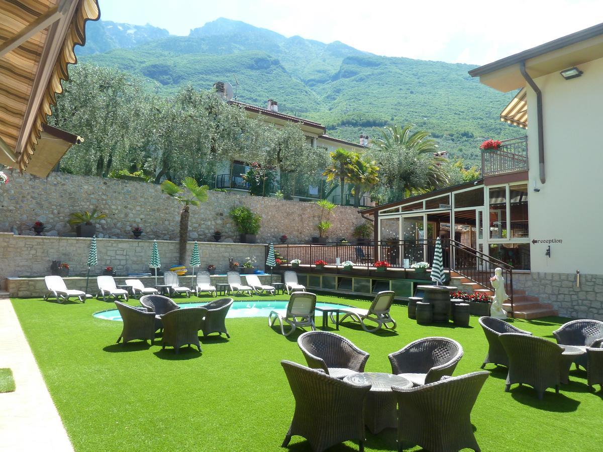 Albergo Casa Este Brenzone sul Garda Exteriör bild