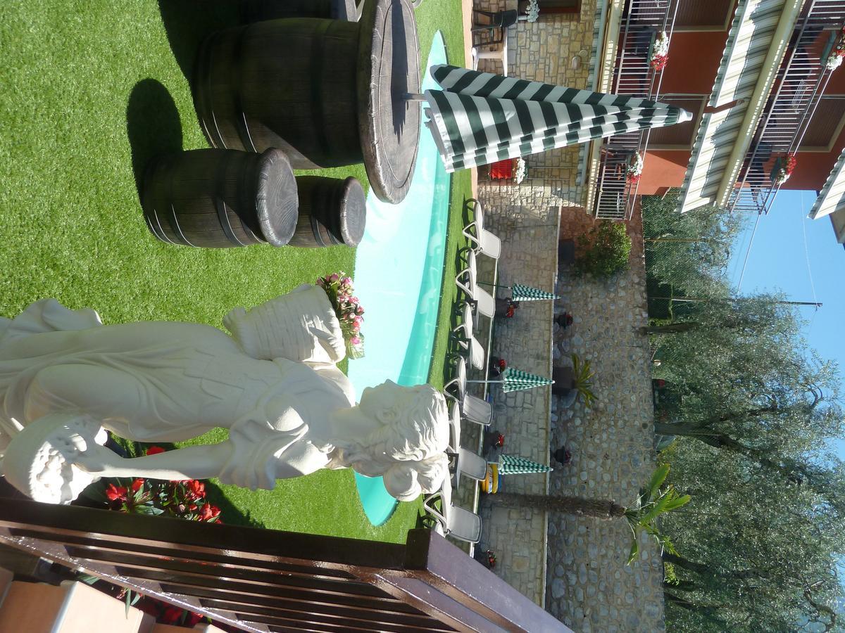 Albergo Casa Este Brenzone sul Garda Exteriör bild