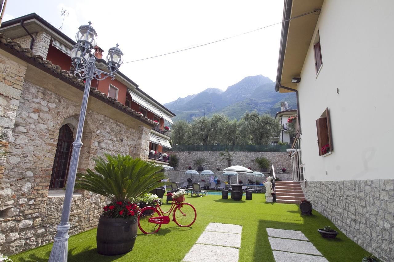 Albergo Casa Este Brenzone sul Garda Exteriör bild