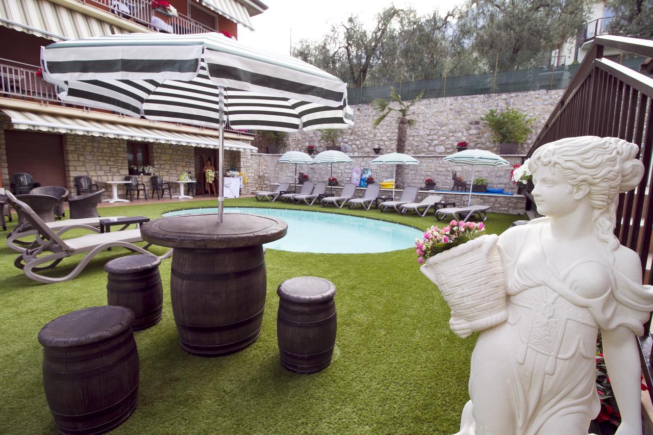 Albergo Casa Este Brenzone sul Garda Exteriör bild