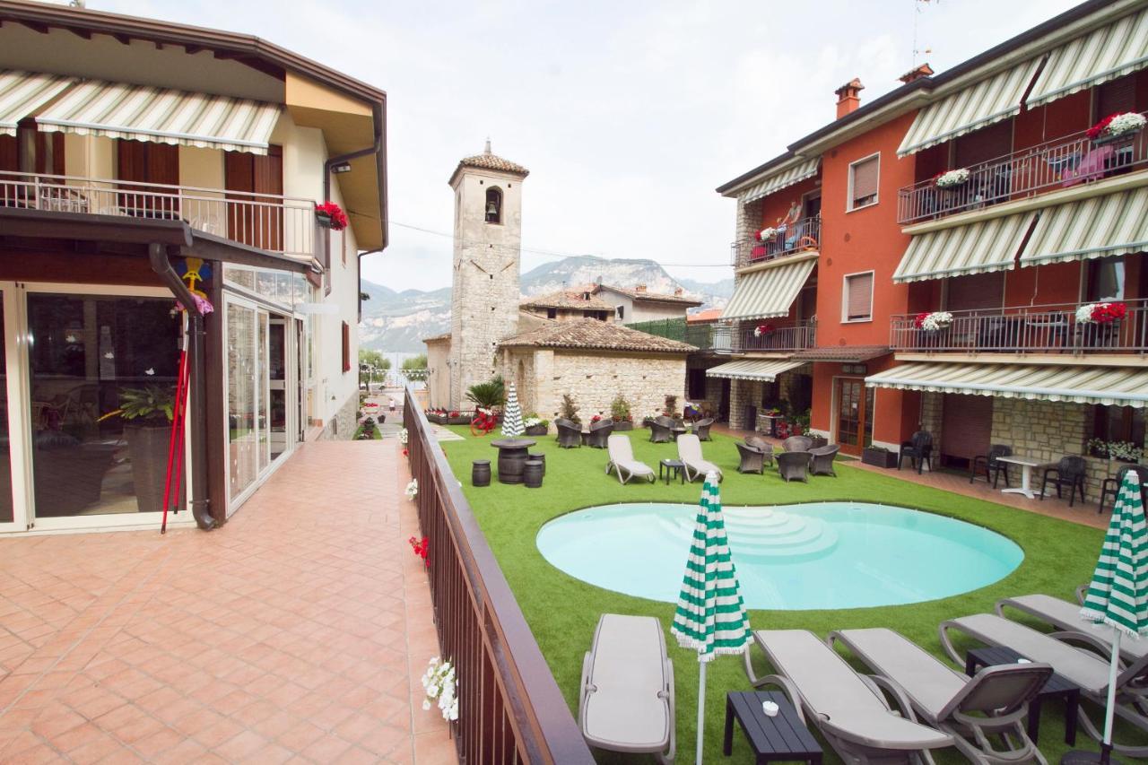 Albergo Casa Este Brenzone sul Garda Exteriör bild